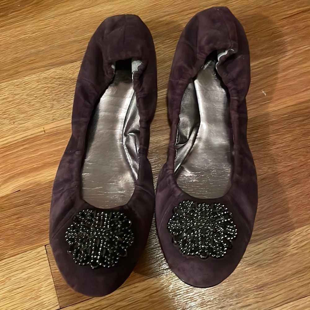 GUC Tahari Valerie flats size 9.5